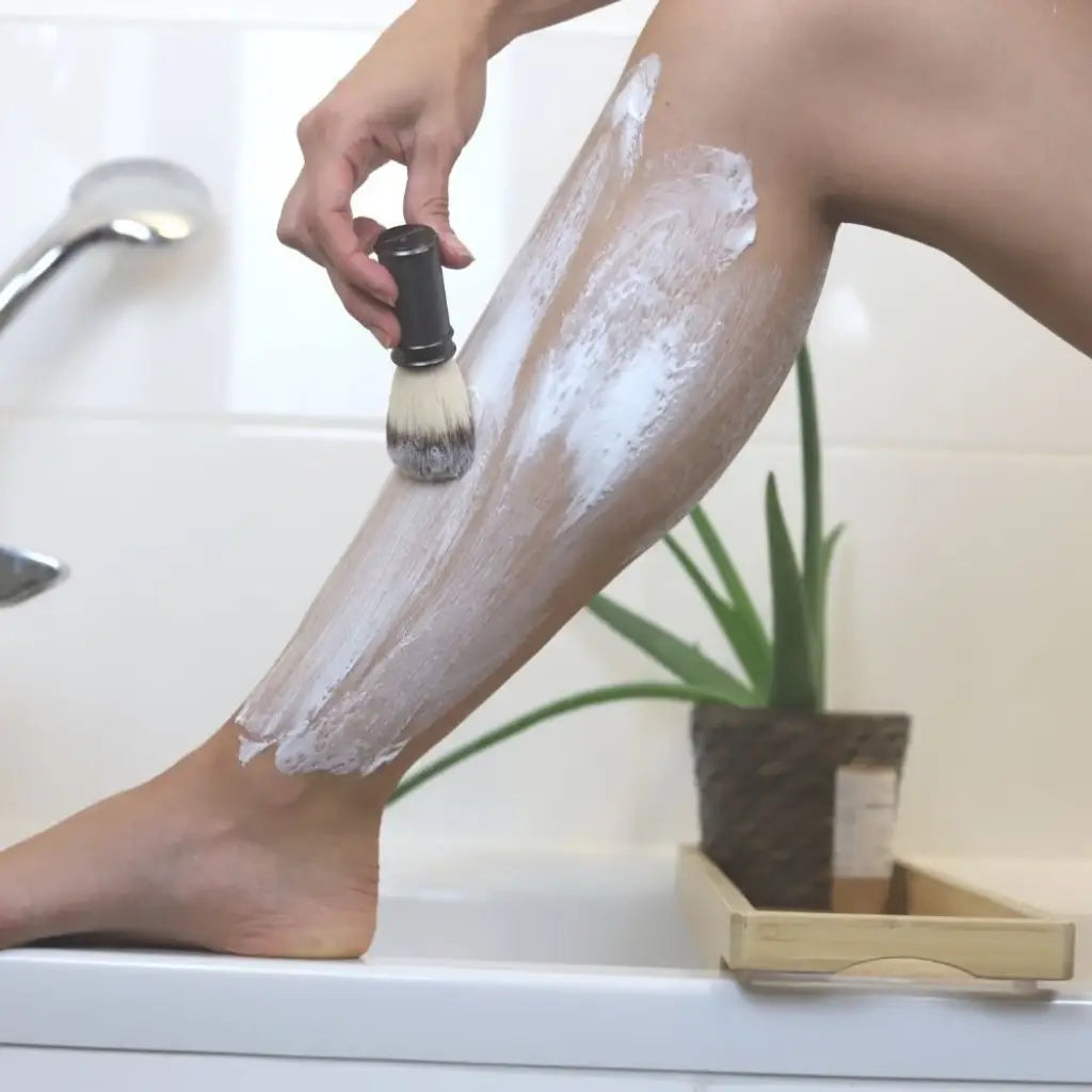 Premium Vegan Rasierpinsel aus Metall | Anthrazit | truemorrow | V Welt