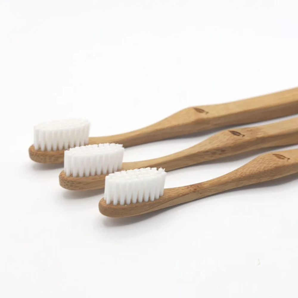 Bambus Zahnbürste | Weiß | Mittel | truemorrow | V Welt